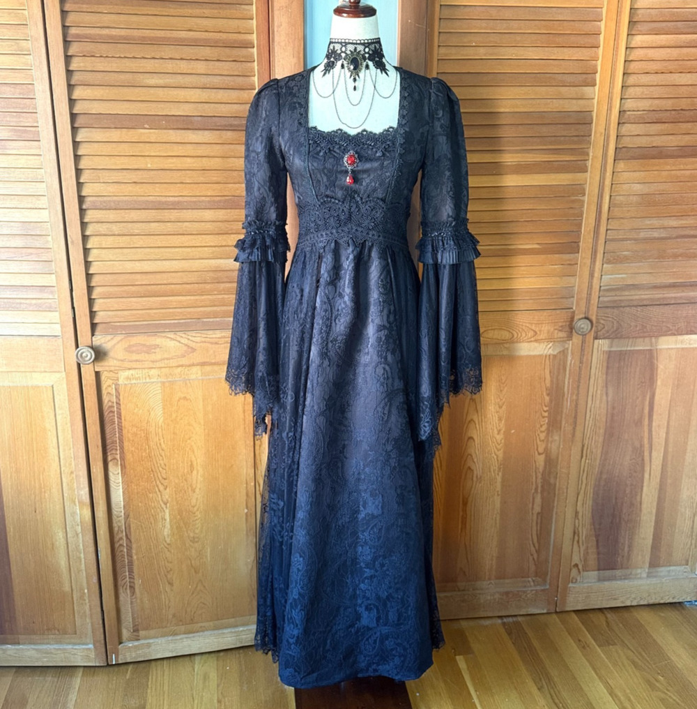 Dark in Love Gothic Victorian Vampire Medieval Ophelia's Pleasures Dress